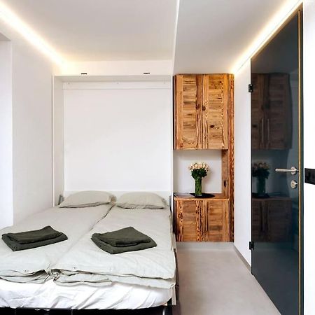 Small But Wow! Studio With Pool @ The Central Lake كرانز مونتانا المظهر الخارجي الصورة