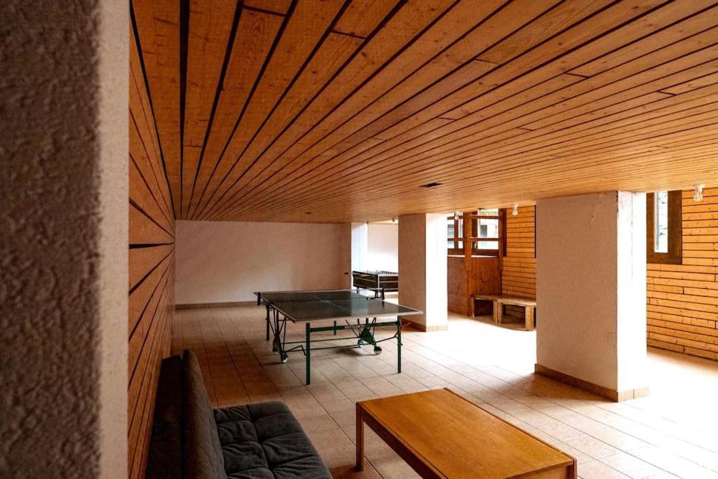 Small But Wow! Studio With Pool @ The Central Lake كرانز مونتانا المظهر الخارجي الصورة